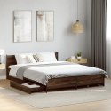 VidaXL Rama łóżka z szufladami, brązowy dąb, 135x190 cm